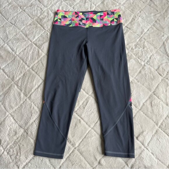 Victoria's Secret VSX | Rainbow Geometric Knockout Capris | Size Medium - Picture 2 of 12